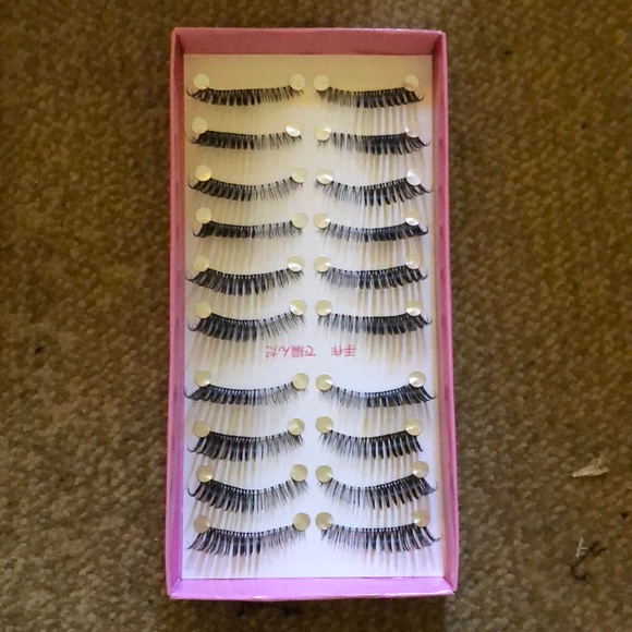 False eyelashes set of 10 - Picture 2 of 3